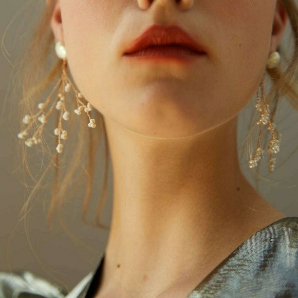 YMShowroom Jewelry - Gorgeous multi pearl earrings